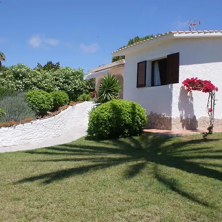 Isabel Villa *